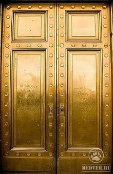 Дорогая металлическая дверь-13