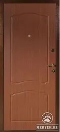 976